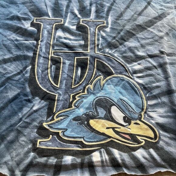 University Of Delaware The Mountain Women’s Medium Lightweight Blue White Crop - Picture 4 of 6